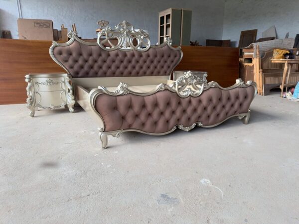 Royal Carving bed